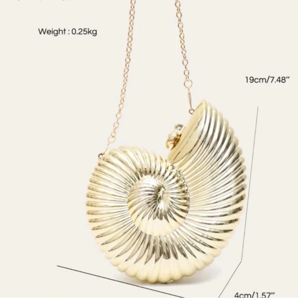 ✨✨GOLD SEASHELL Nautilus Spiral Clutch with Chain ✨✨New